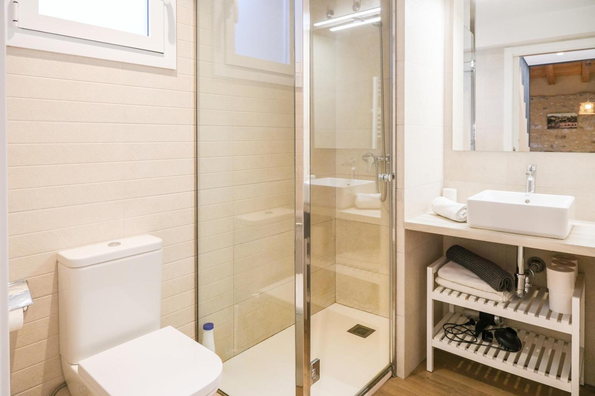 Ganganell Atic Apartamento Con Terraza En Besalú Exteriör bild