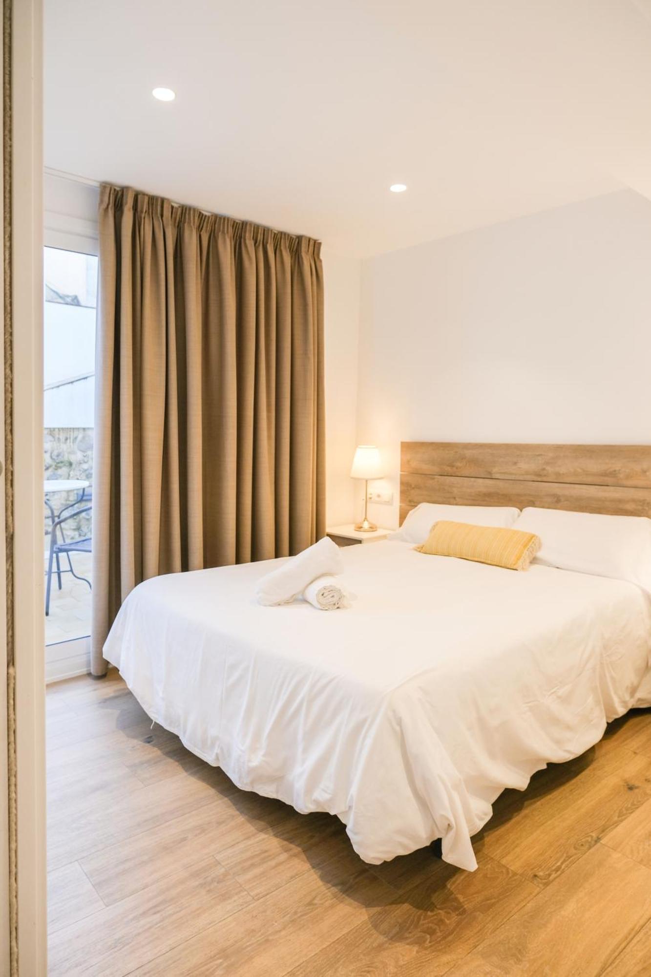 Ganganell Atic Apartamento Con Terraza En Besalú Exteriör bild