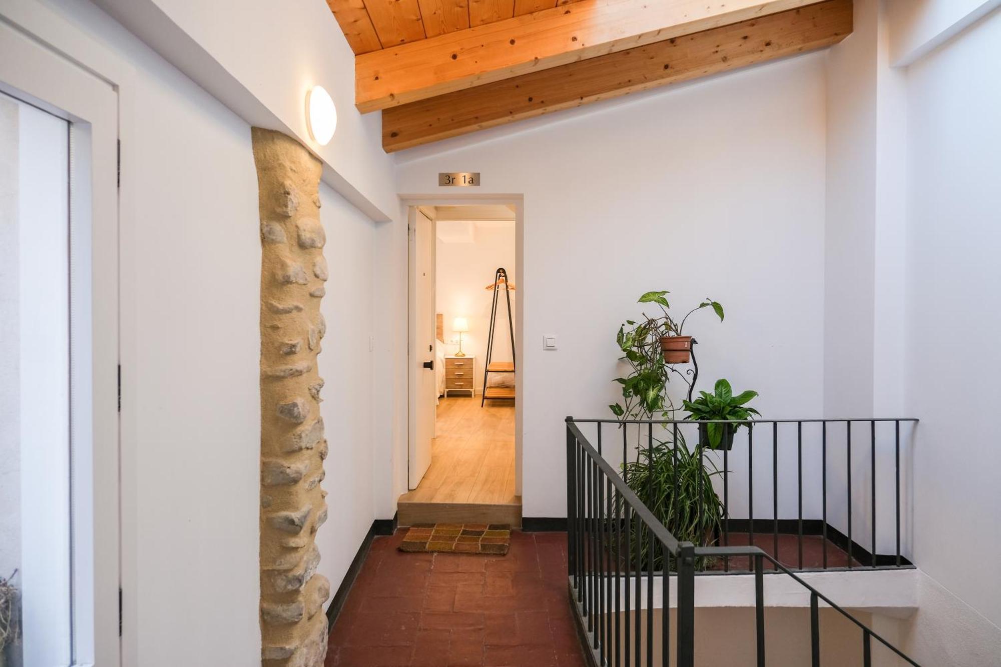Ganganell Atic Apartamento Con Terraza En Besalú Exteriör bild