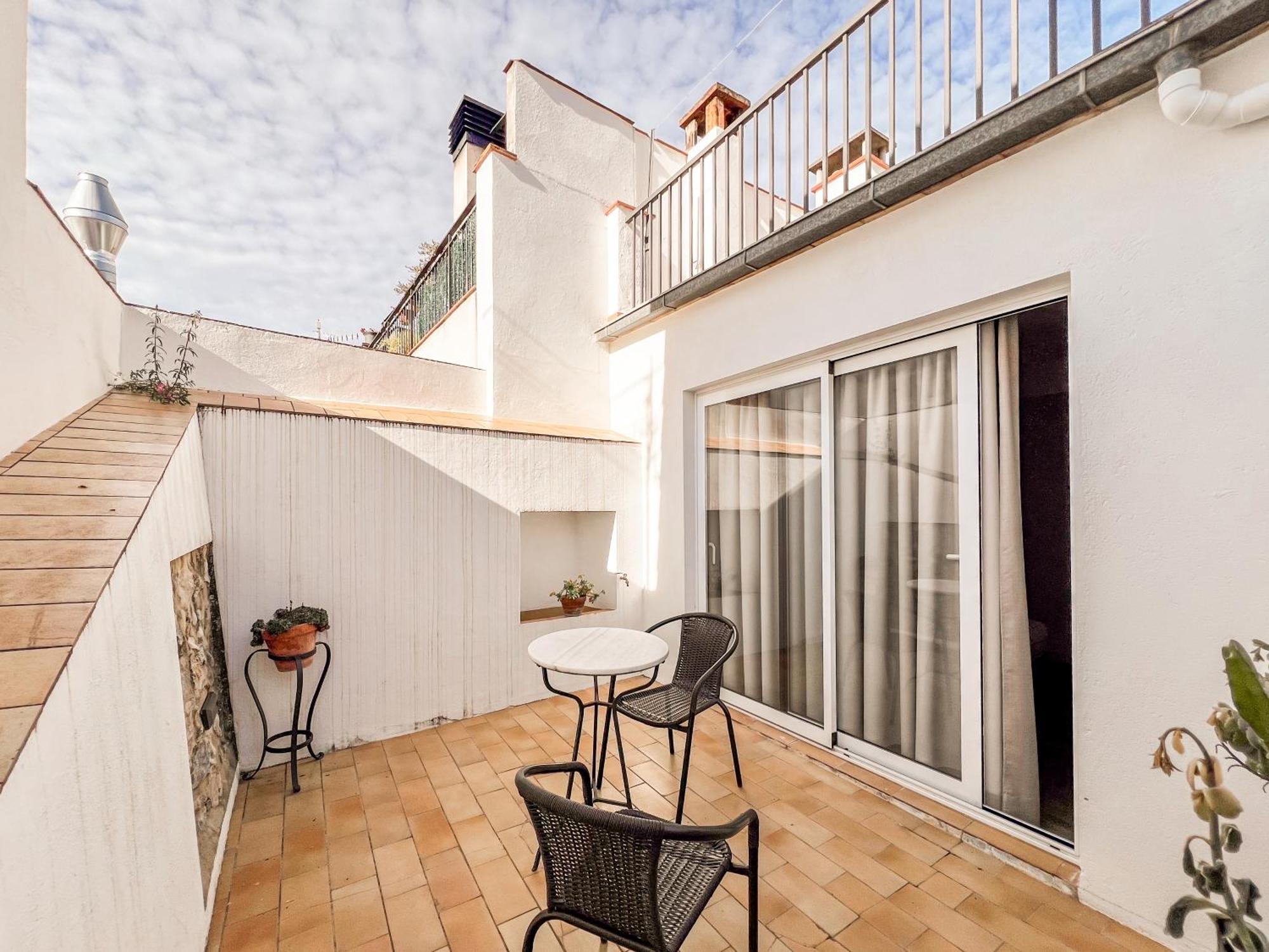 Ganganell Atic Apartamento Con Terraza En Besalú Exteriör bild
